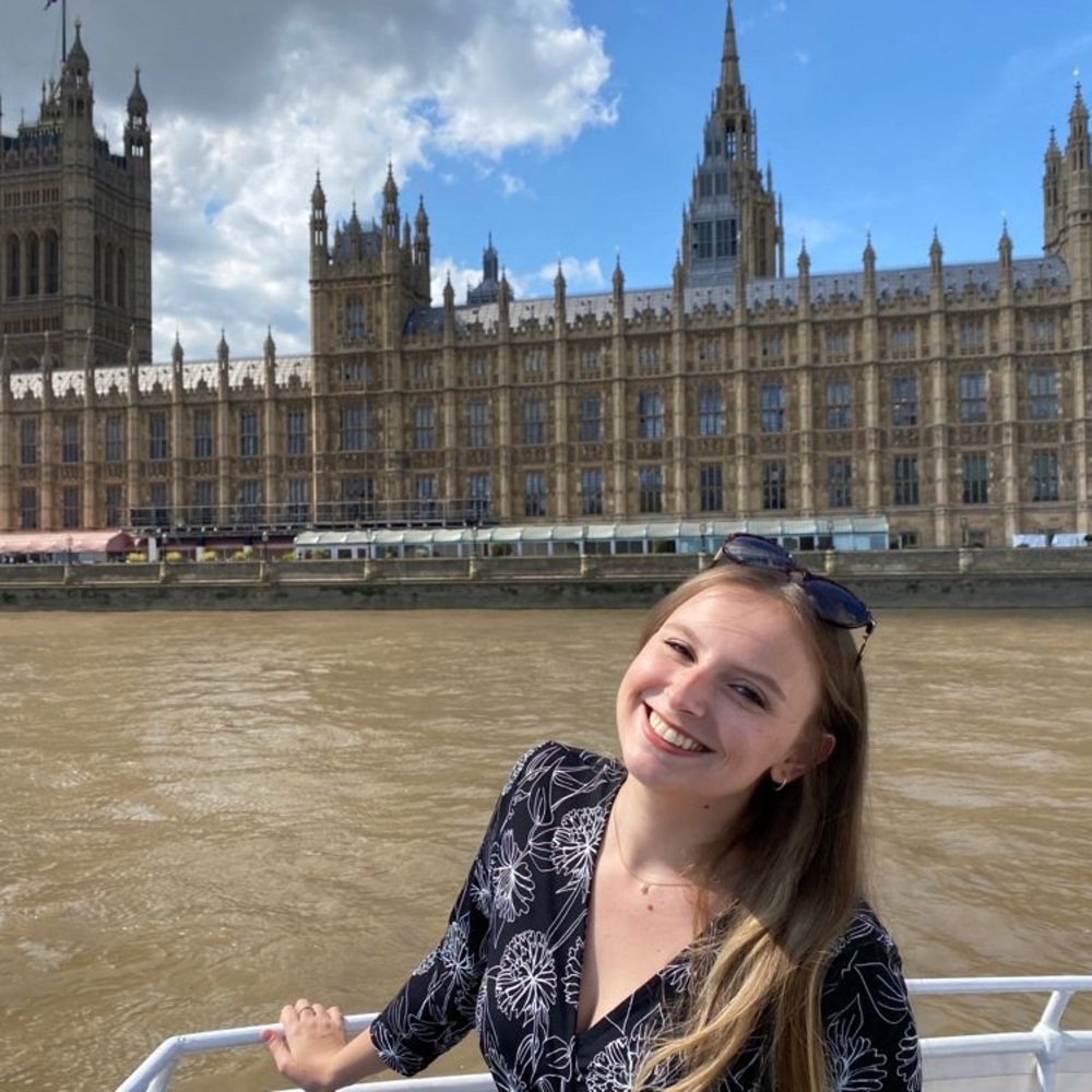 Meet your Posher, Madison